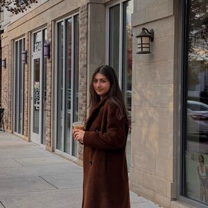 Meet your Posher, Esther